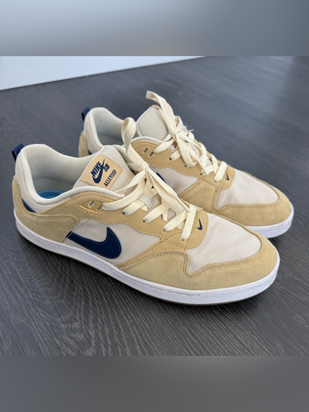 Nike Mens Gold Midnight Navy SB Alley Oop Club Low Top Sneaker Size 11